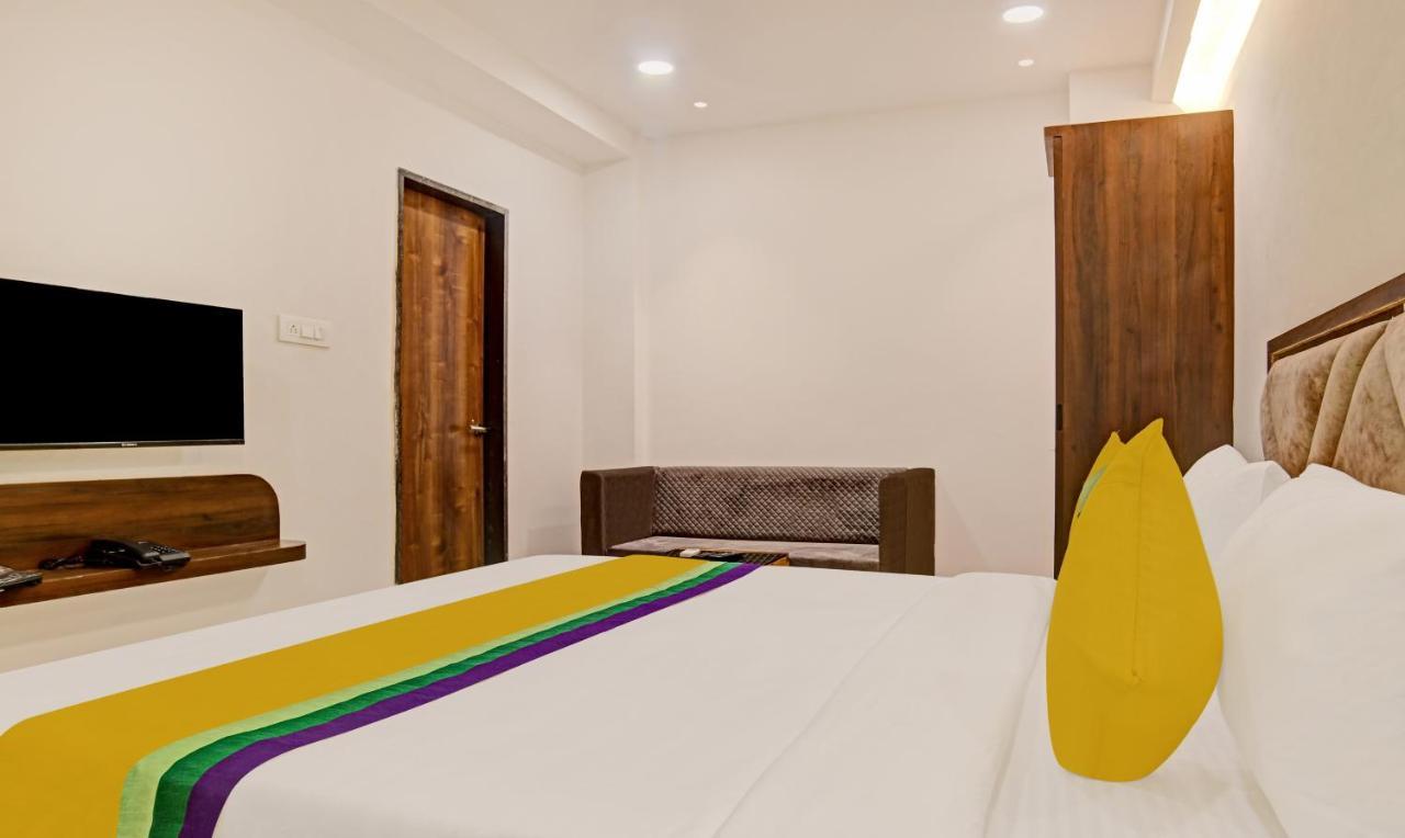 Itsy Hotels Phoenix Indore Bagian luar foto